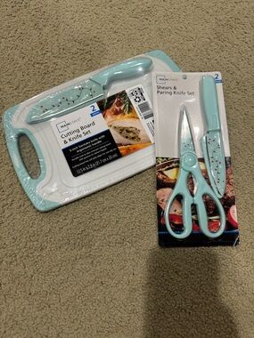 Mainstays Mint Cutting Board & Knife Set - 2 Piece